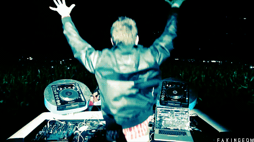 DJ Dymitro live performance loop